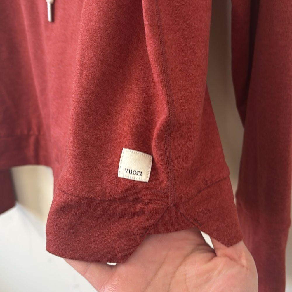 Vuori Halo Essential Hoodie Currant Heather Size XS - Picture 5 of 8